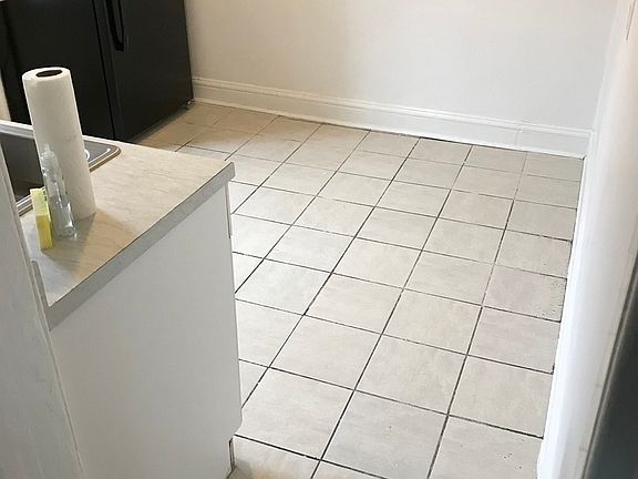 5th image of 2103 38th St APT 2