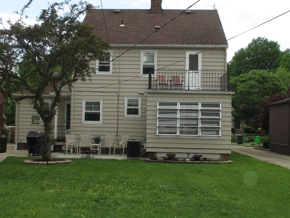 2nd image of 85 E 212th St