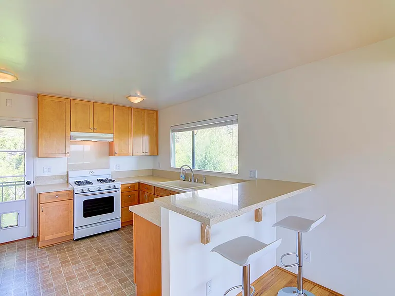 1802 Loma St — Photo 12