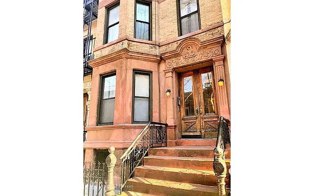 Rented by Douglas Elliman | media 19