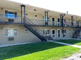 10 Indian Springs Dr