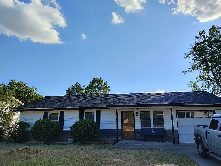1001 Traci Dr — Photo 1