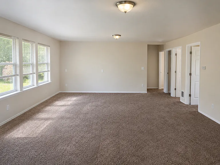 2831 N Oak Harbor Rd — Photo 2