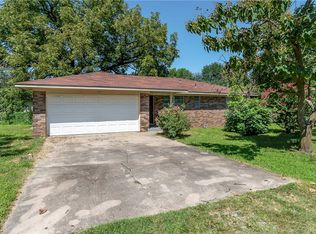 124 Oak Ave, Decatur, AR 72722