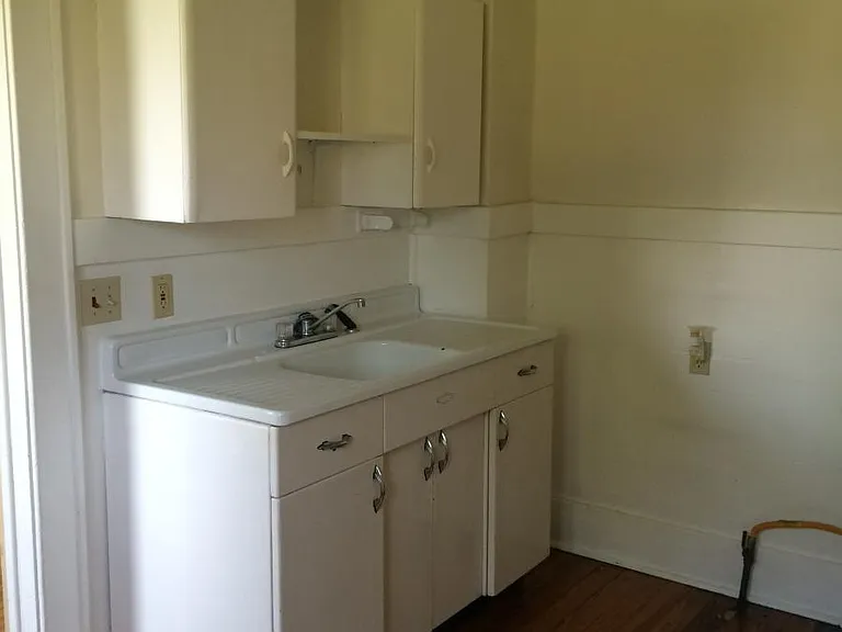 3930 Pine Ave — Photo 8