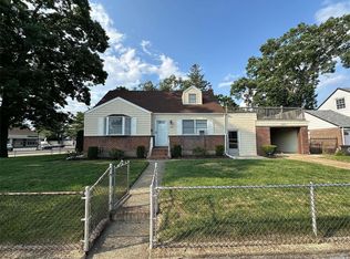 690 Baldwin Dr, West Hempstead, NY 11552