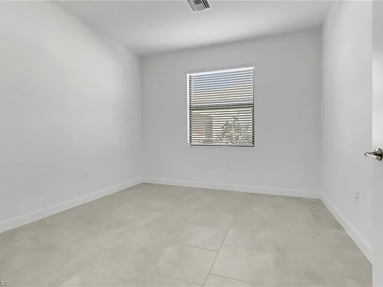 19588 Hinkley Dr — Photo 17