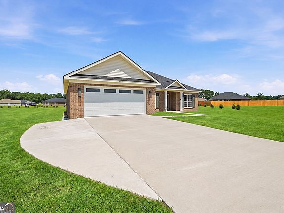 3rd image of 316 Old Rockdale Dr
