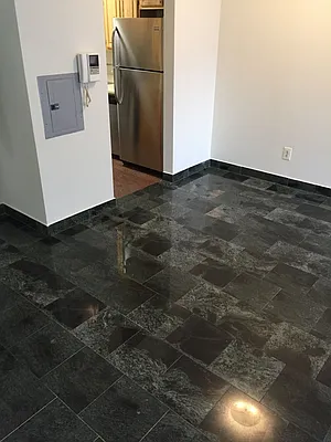 Rented by Metroline Realty | media 22