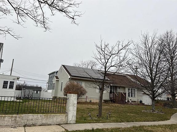 4th image of 201 Florence Ave