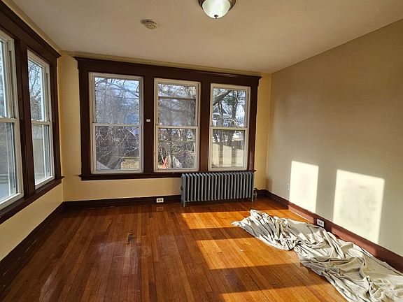 4th image of 346 Norton St #2A