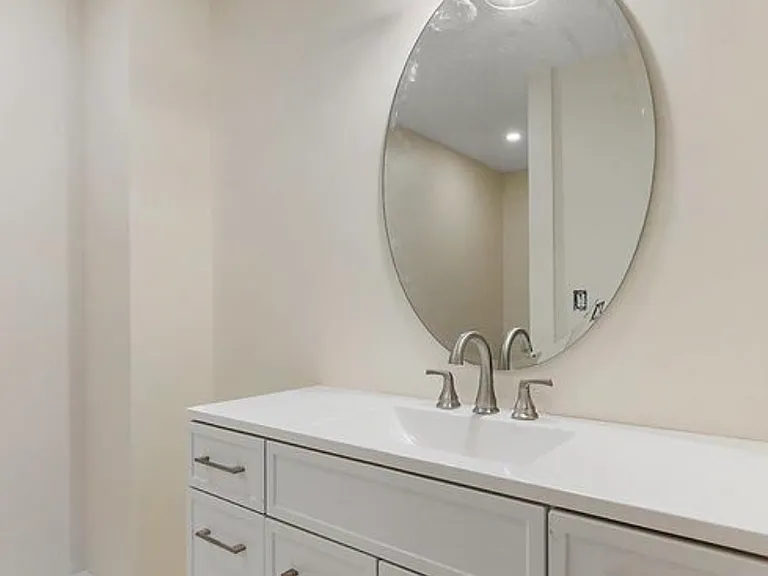 438 N Bailey St — Photo 21