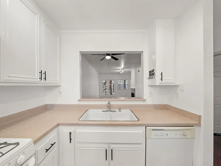 1145 Roswell Ave #203 — Photo 8