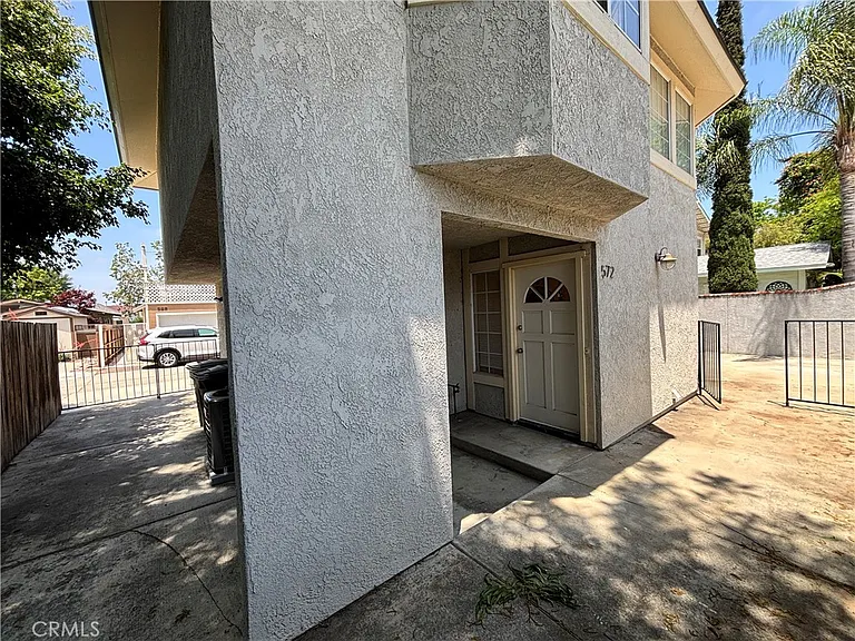 572 N Orange St — Photo 12