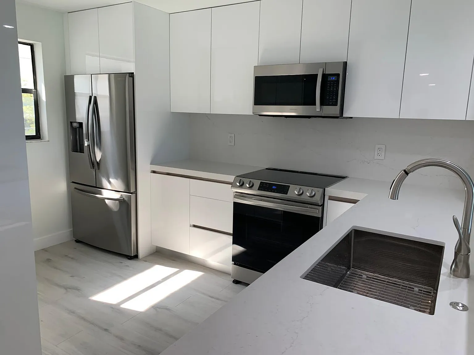 2 bed, 2.0 bath, 1292 sqft, $3,500 — Photo 2
