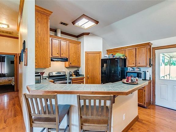 5th image of 1920 Oak Vista Dr