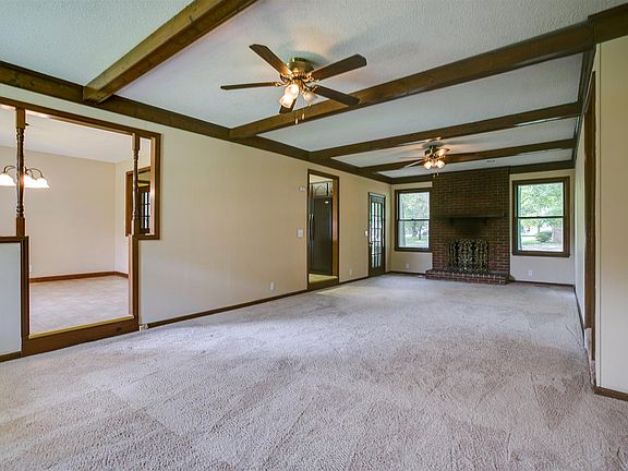 4th image of 136 Fairmont Dr