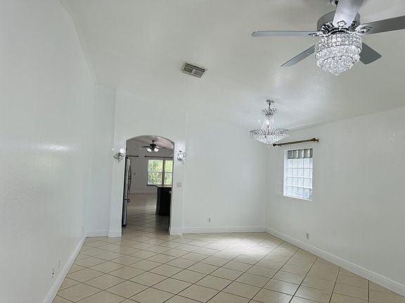 4th image of 2106 Little Torch St