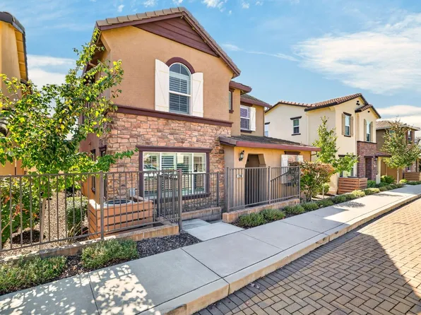 204 Rochdale St, Roseville, CA 95661
