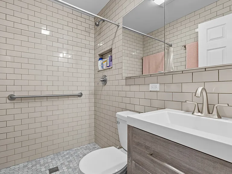 540 9th St #3 — Photo 8