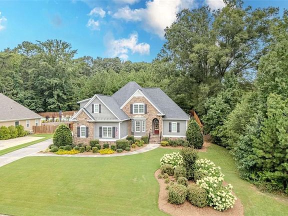 3rd image of 7 Whitetail Ridge Rd NW