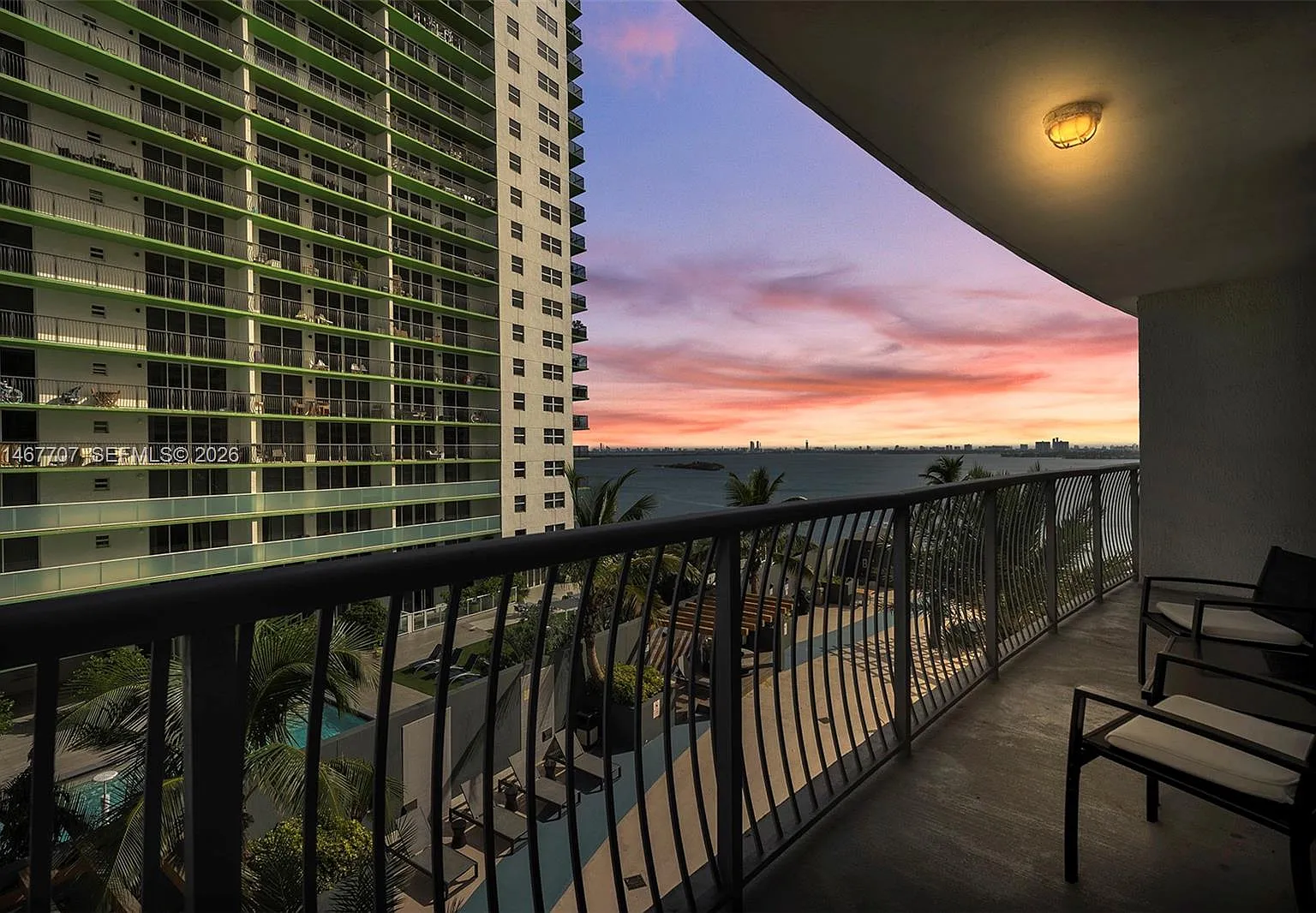 Opera Tower Condo — Photo 2