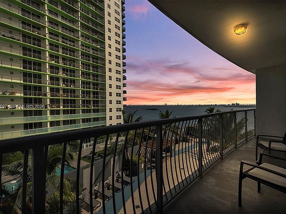 2nd image of 1750 N Bayshore Dr #1405