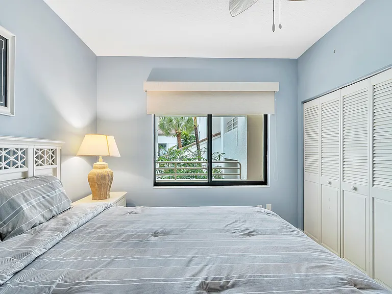 827 Oak Harbour Dr — Photo 44