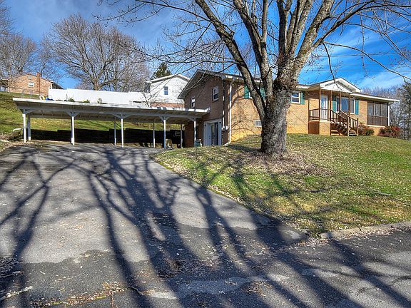 3rd image of 1 Kaywood Ct