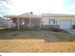 23 Gentle Rd, Levittown, PA 19057