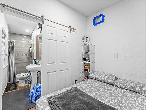 3rd image of 11415 SW 56th St