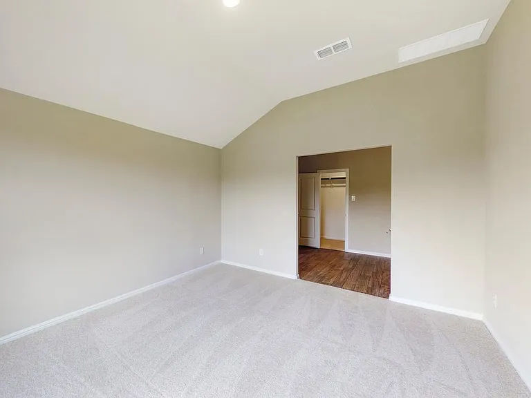 404 Bronze Forest Dr — Photo 32