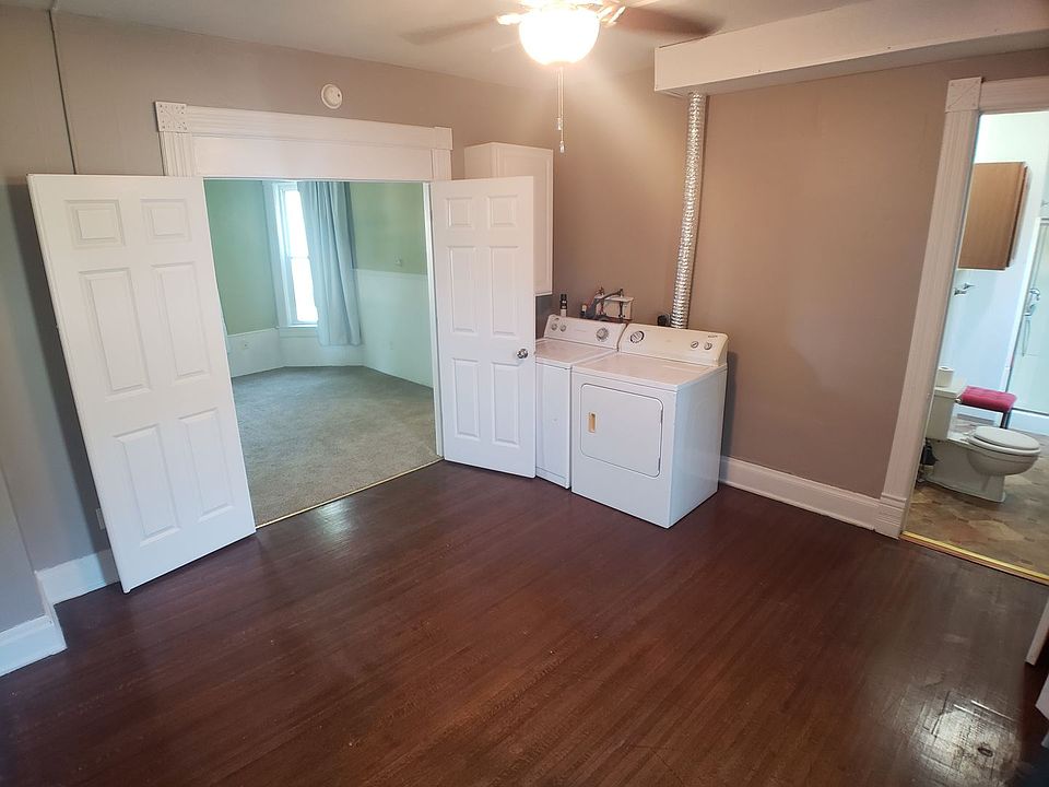 1st image of 230 E Rose St #1