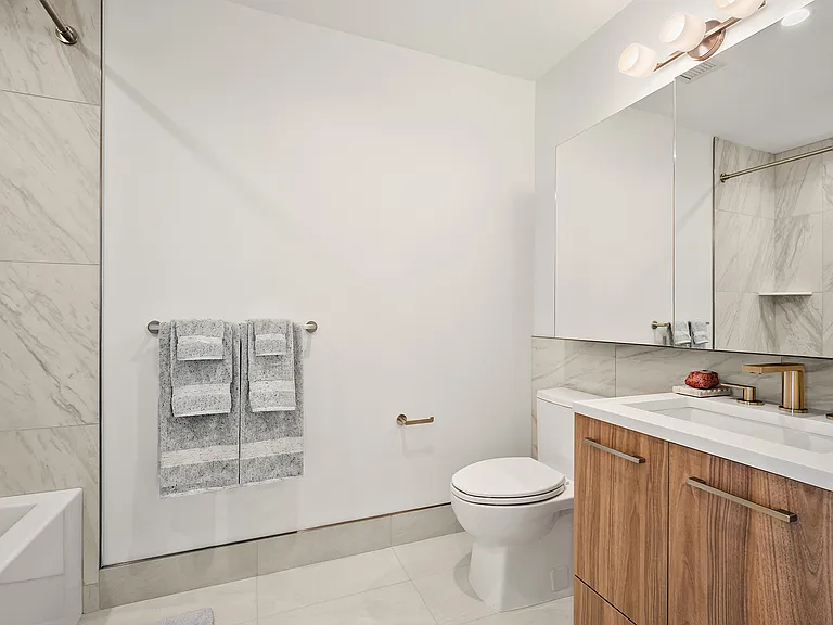 2315 44th Dr #62D — Photo 36
