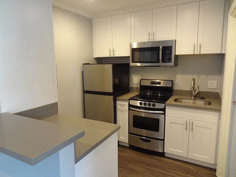 Los Altos Court — Photo 16