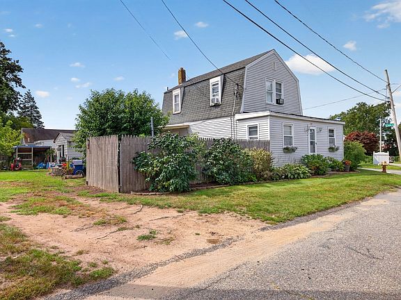 3rd image of 32 Gardner Ave