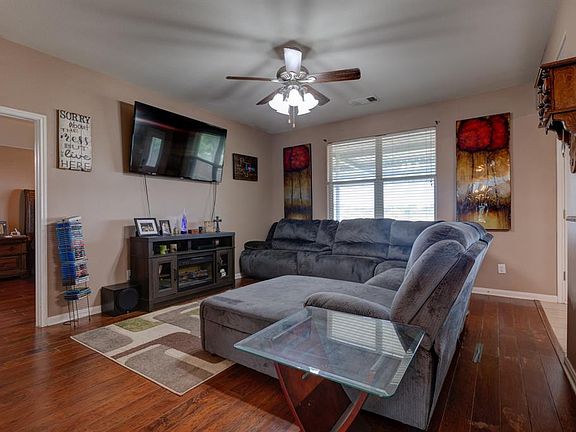 2nd image of 105 Eider Dr