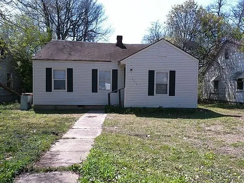 2313 Birch St Photo 1
