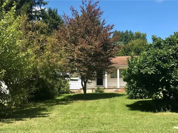 5425 Lesh St NE, Louisville, OH 44641
