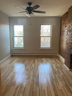 Rented by R New York | media 50