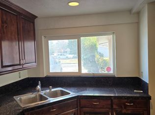 471 E Nugent St, Lancaster, CA 93535
