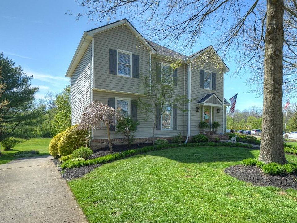 2nd image of 830 Charwood Dr
