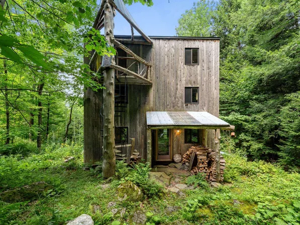 55 Stuart Lane, Waterbury, VT 05676