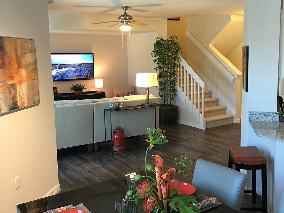 Large LR/DR/Kitchen