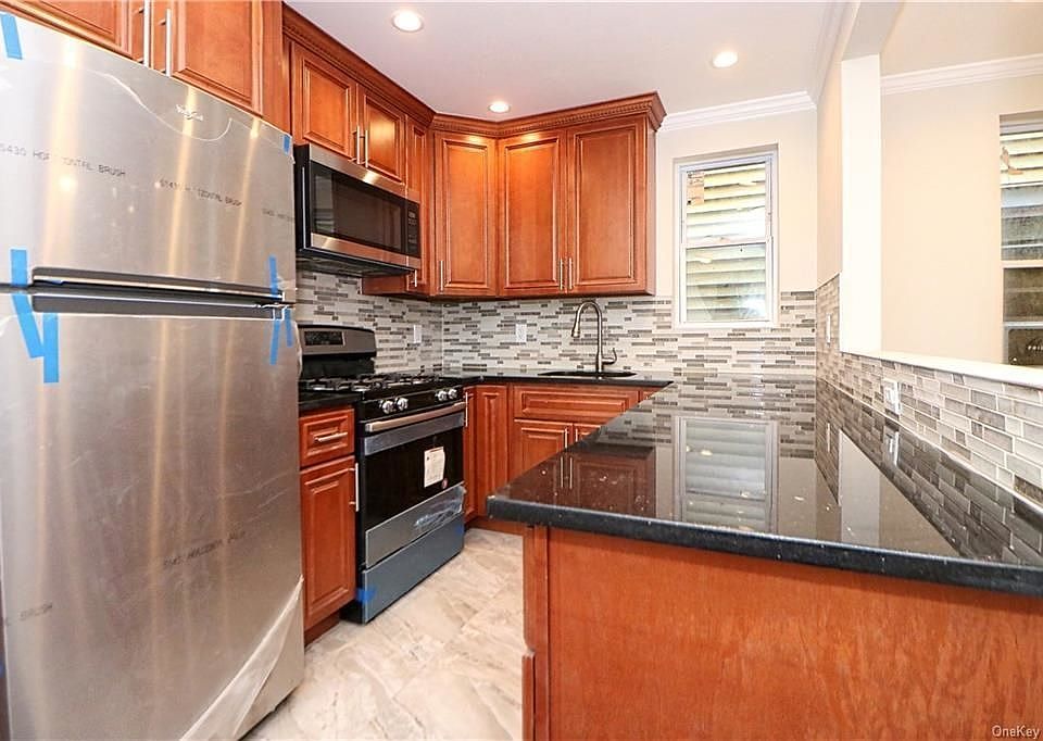 1st image of 1637 Undercliff Ave #2