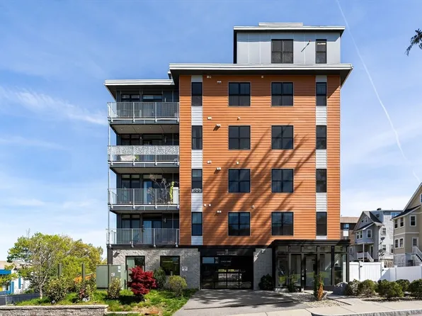 11 Oak Grove Ter #303, Quincy, MA 02169