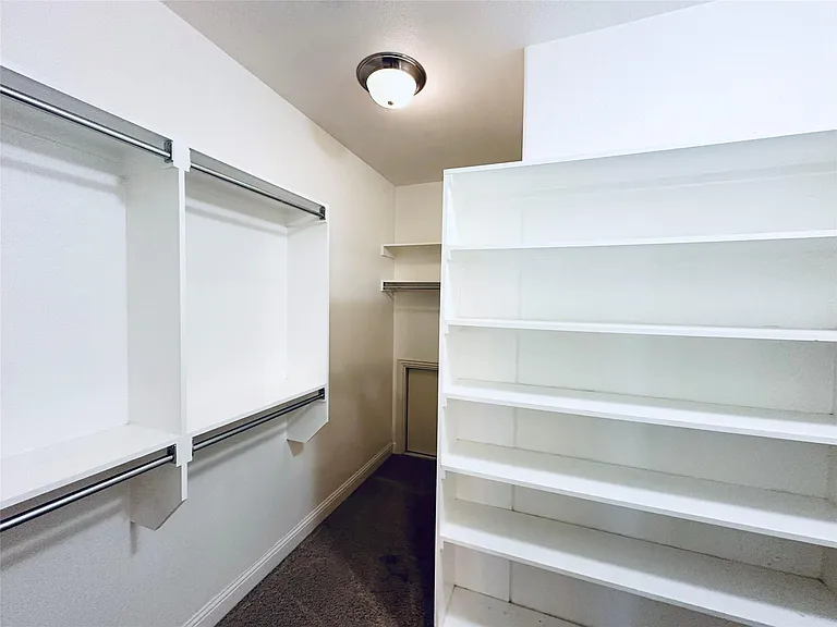 4712 El Paso St — Photo 11