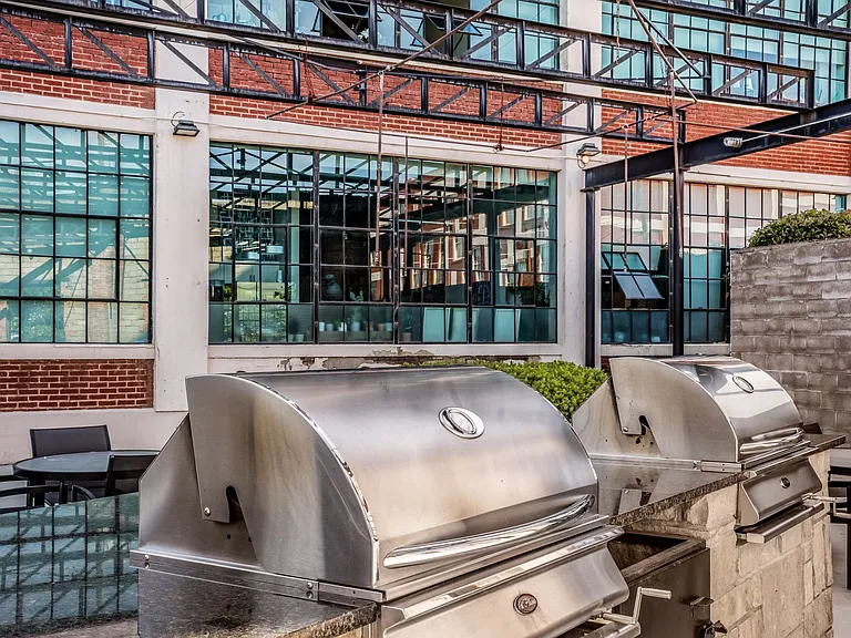 Urban Garden with Gas Grills at Futura Lofts