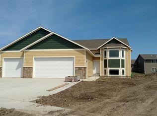 700 N Emerald St, Brandon, SD 57005