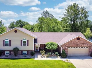 1014 Shadow Ridge Xing, O Fallon, IL 62269